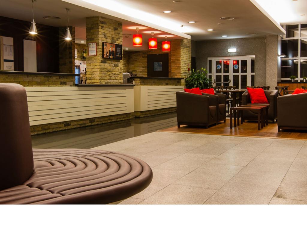 Hotel Ibis ギマランイス エクステリア 写真