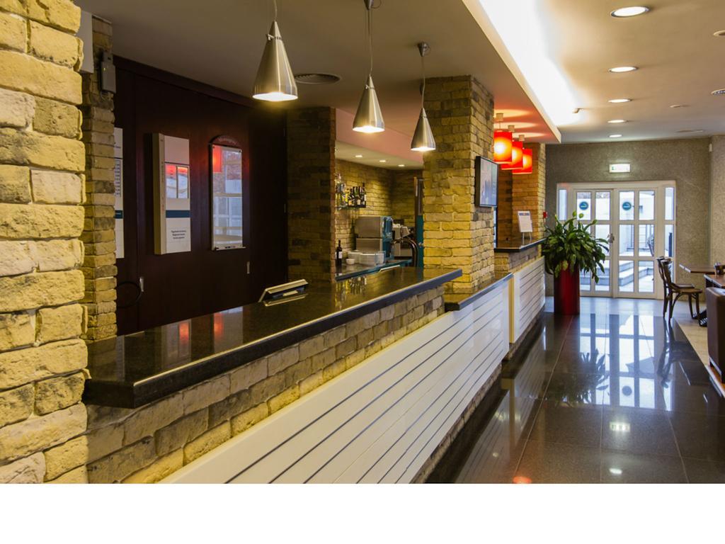 Hotel Ibis ギマランイス エクステリア 写真