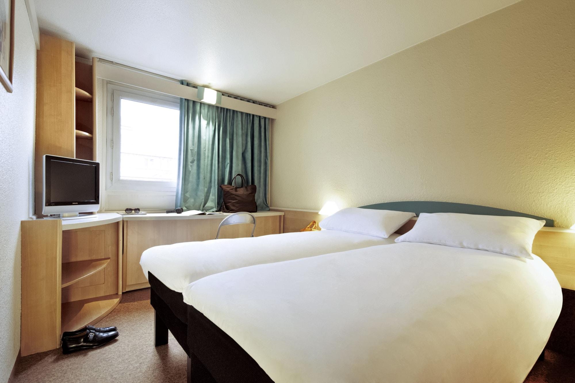 Hotel Ibis ギマランイス エクステリア 写真