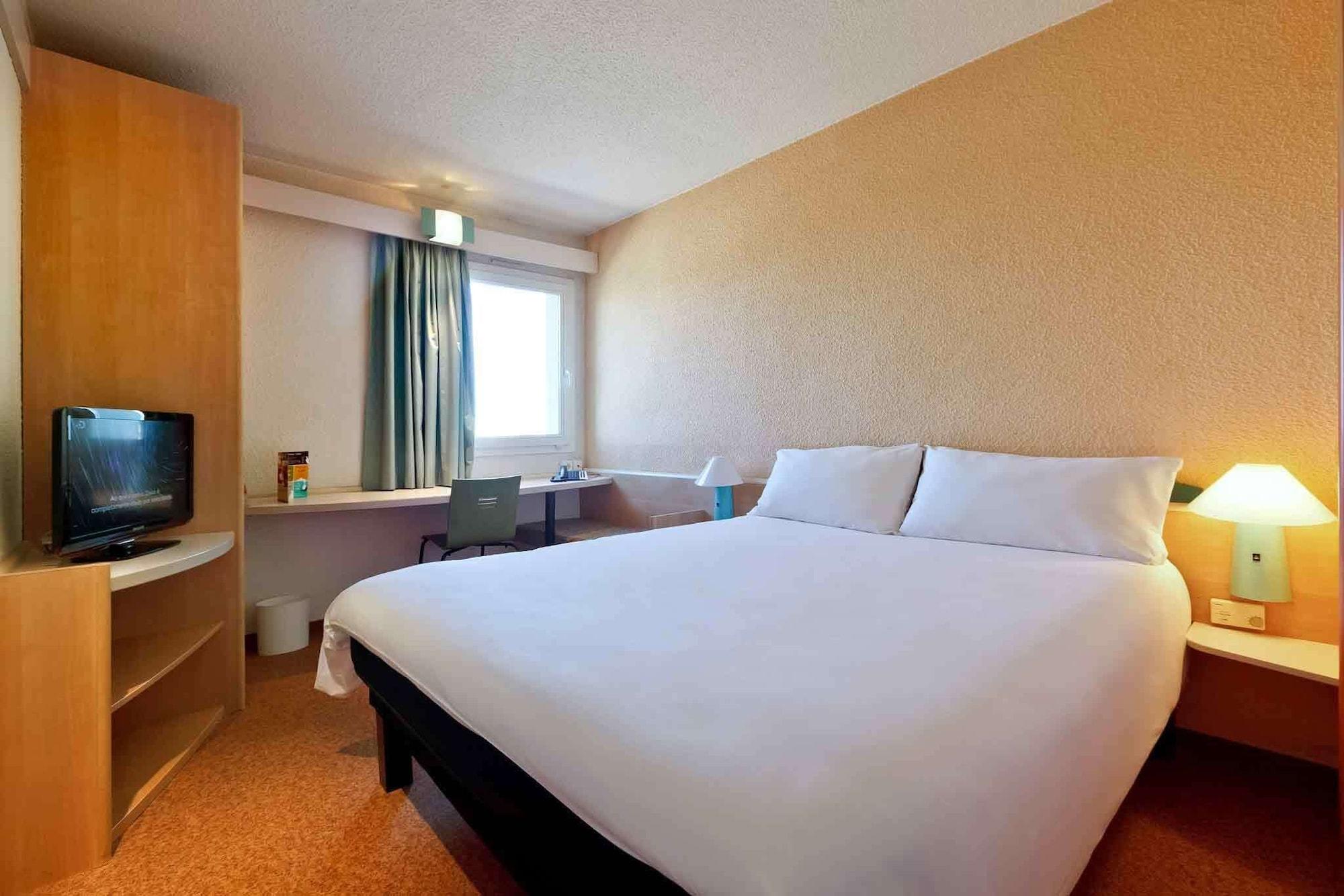 Hotel Ibis ギマランイス エクステリア 写真