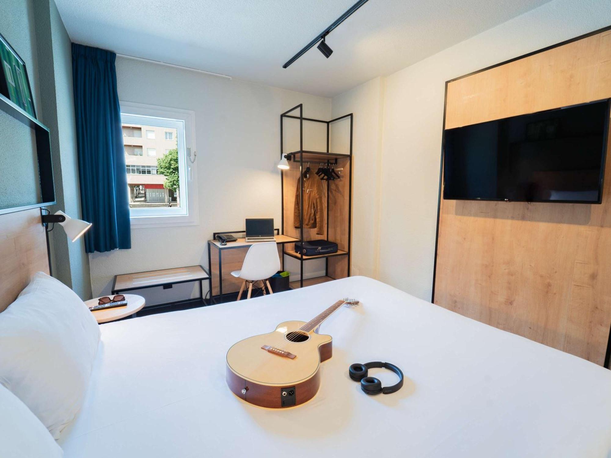 Hotel Ibis ギマランイス エクステリア 写真