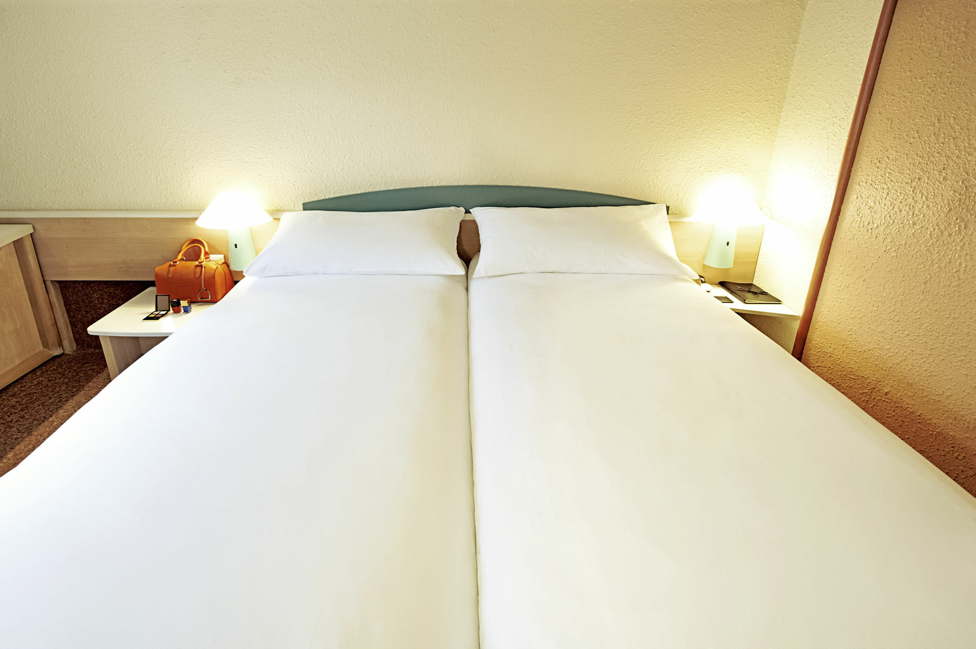 Hotel Ibis ギマランイス エクステリア 写真