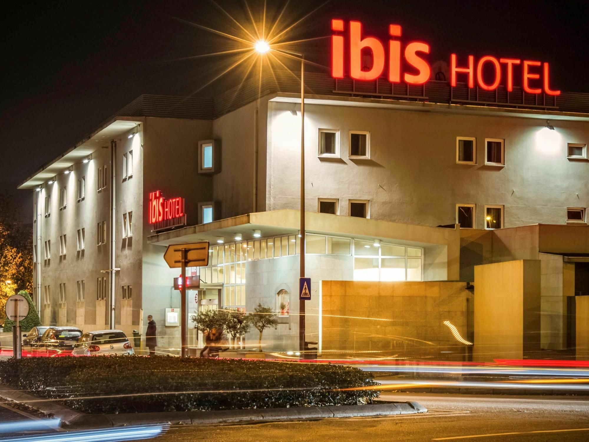 Hotel Ibis ギマランイス エクステリア 写真